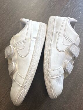 Nike White Kids Velcro Sneakers 12C